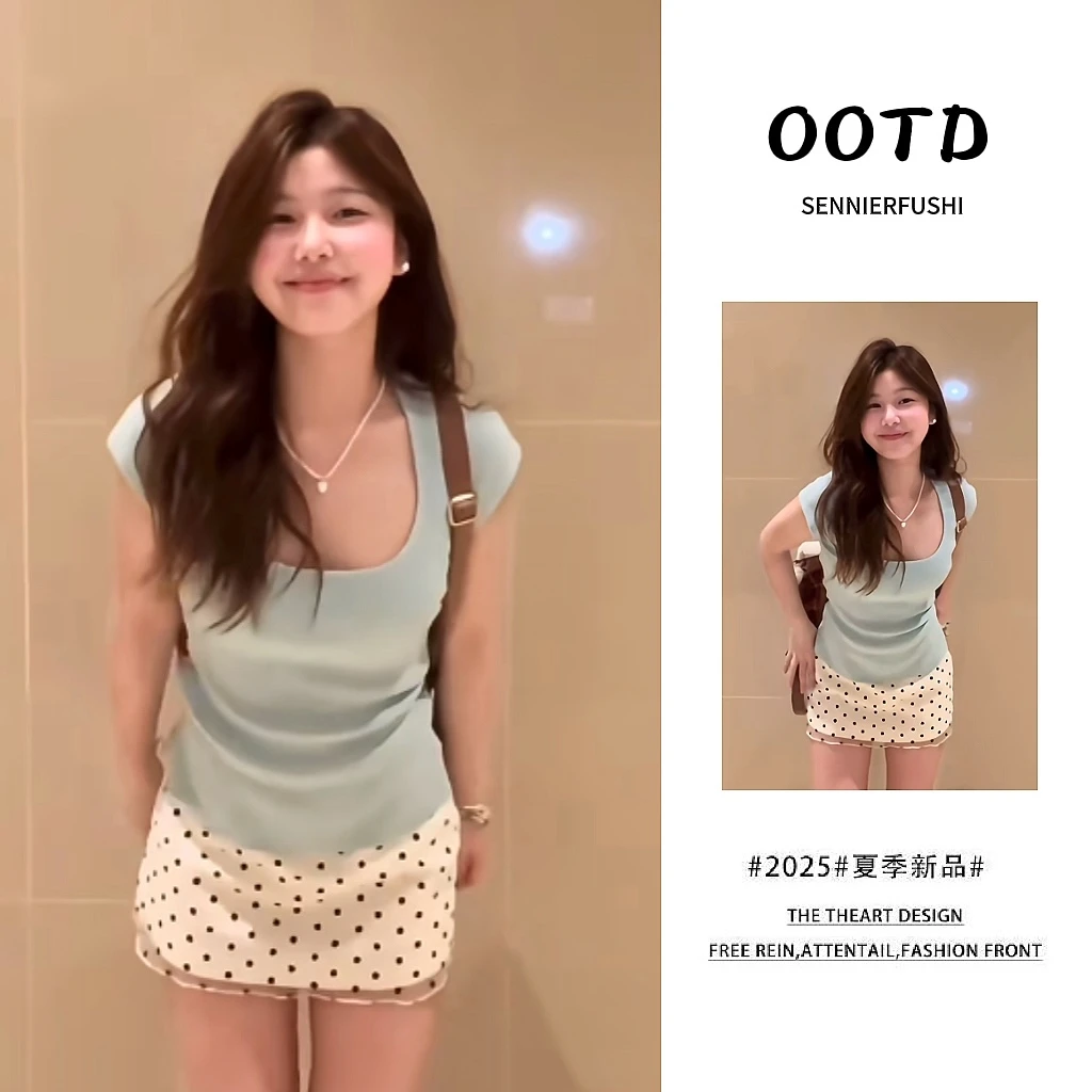 夏季温柔系穿搭女2025新款韩版时尚修身显瘦上衣波点短裙两件套装