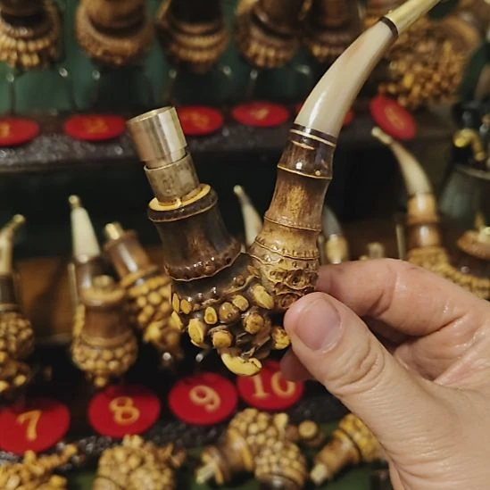 贵州特色竹根烟斗工艺品手把件