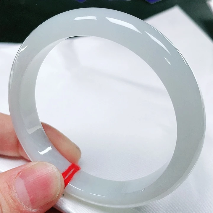 翡翠手镯（圆镯）未镶嵌天然翡翠手镯