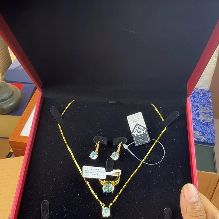 曦***文手工艺品琉璃瓷器瓷器