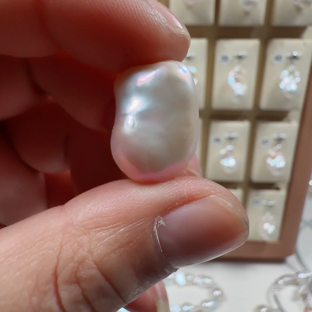 汐****钛钢淡水珍珠颈饰