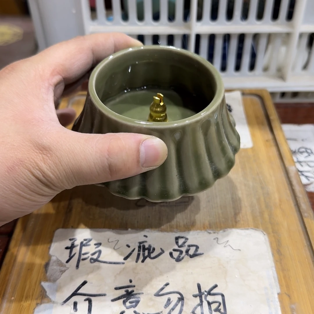 微瑕疵介意勿拍陶瓷器皿B739