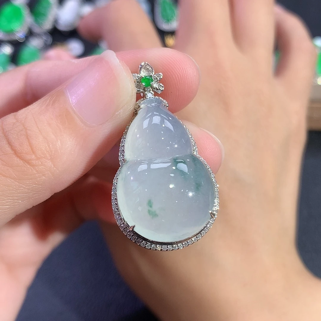 翡翠18K金镶嵌吊坠(赠链)