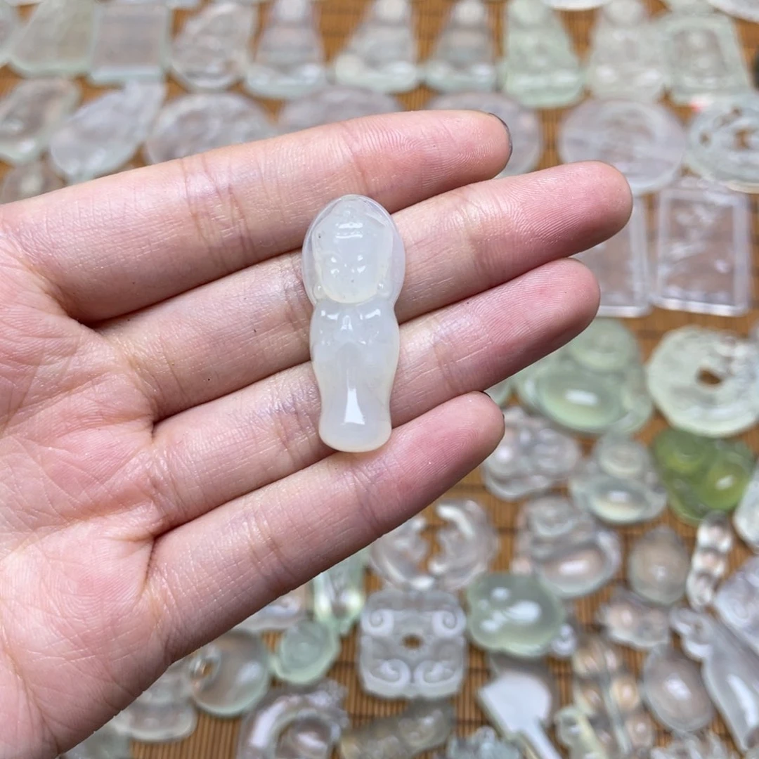 未镶嵌蛇纹石玉颈饰