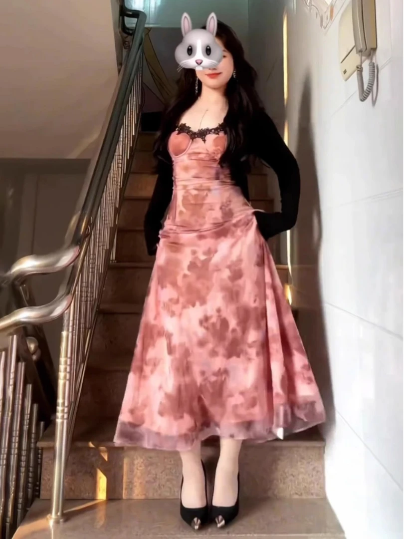 大码胖MM法式复古收腰吊带连衣裙子女春季度假风收腰气质碎花长裙