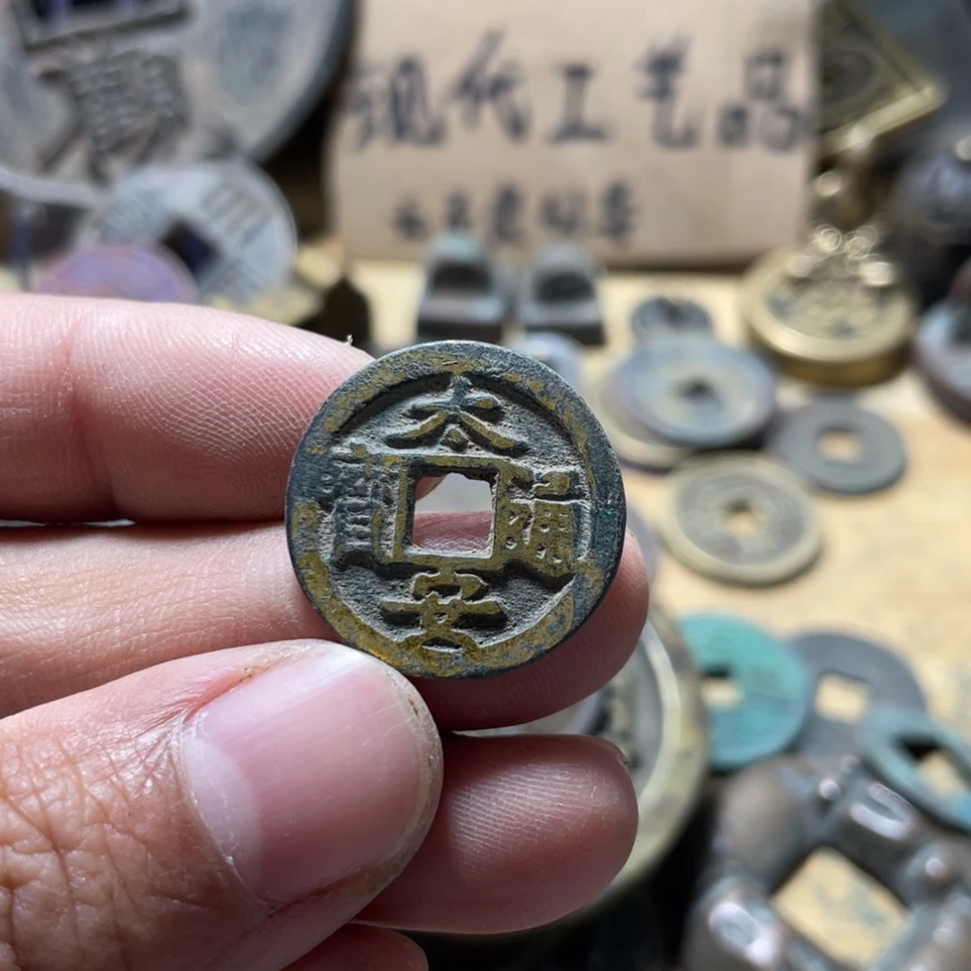 路***方铜现代工艺品学习币