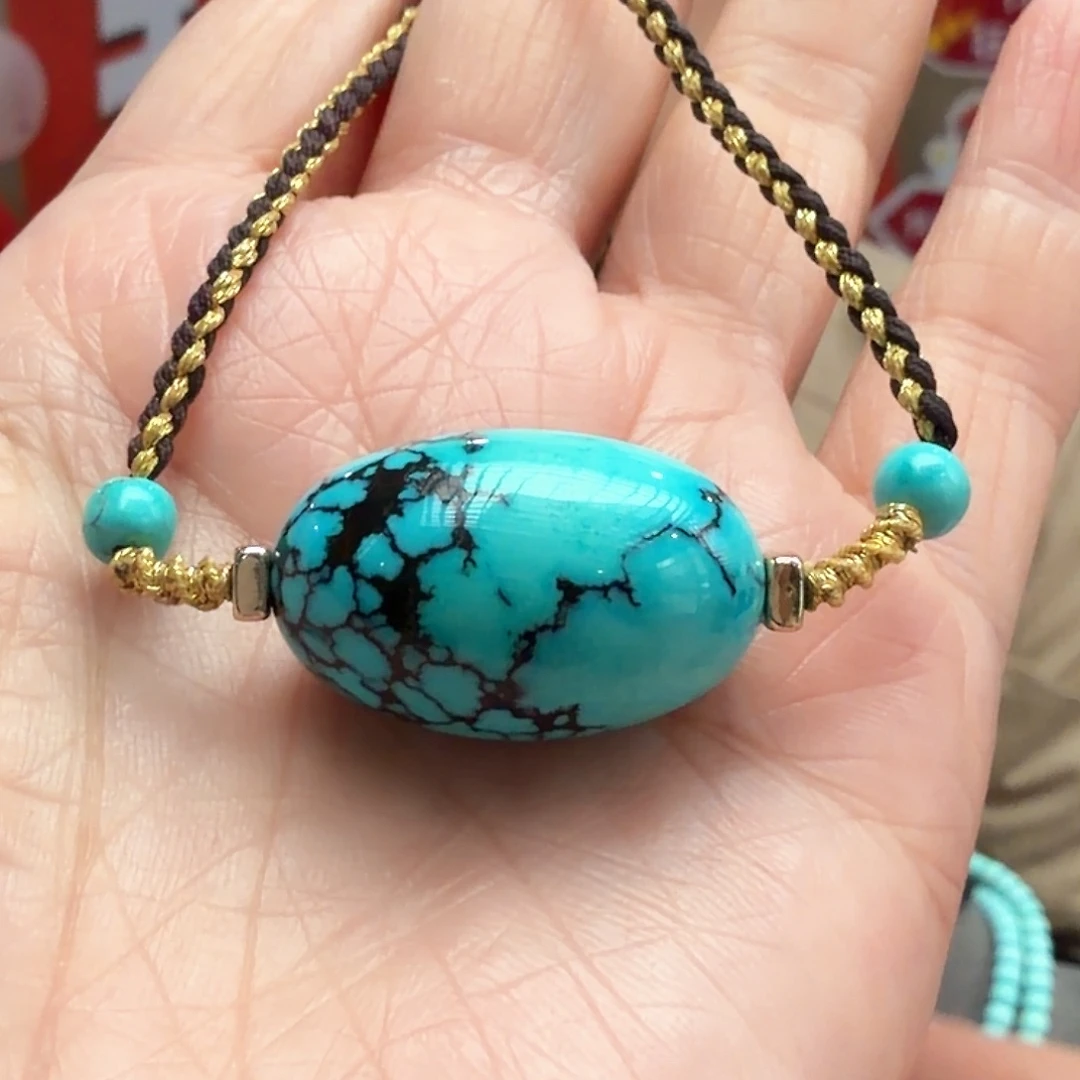 绿松石未镶嵌颈饰