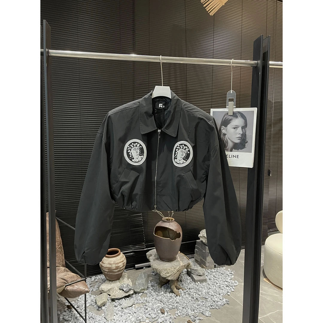 人像刺绣短款冲锋衣外套33076-2（清）