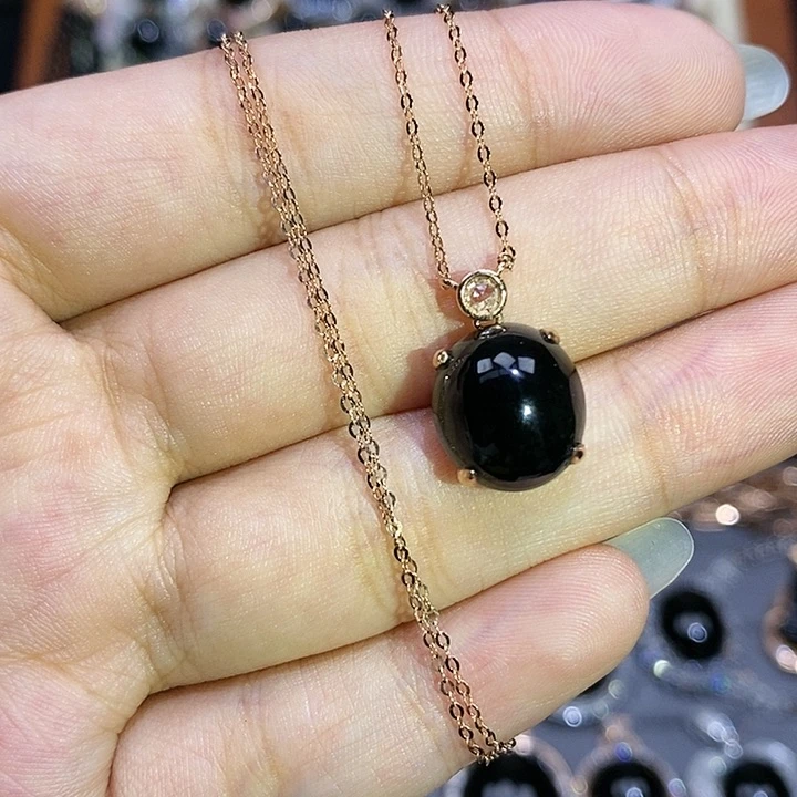 套链18K金镶嵌翡翠蛋面