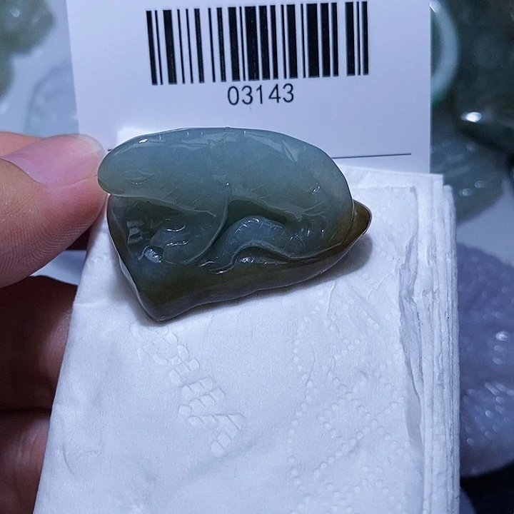 翡翠未镶嵌颈饰天光墟翡翠市场现金代购活动