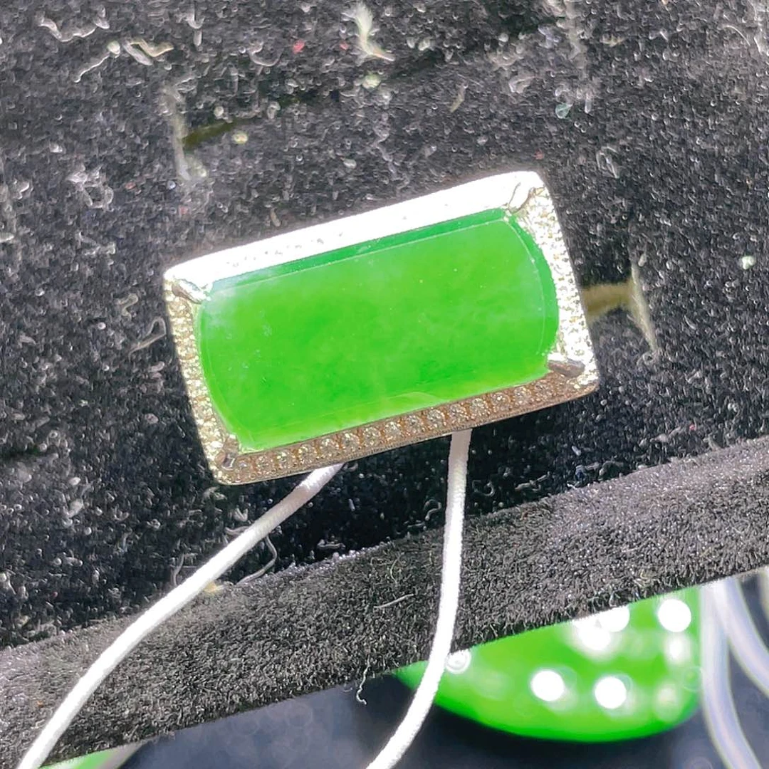 翡翠颈饰未镶嵌47，