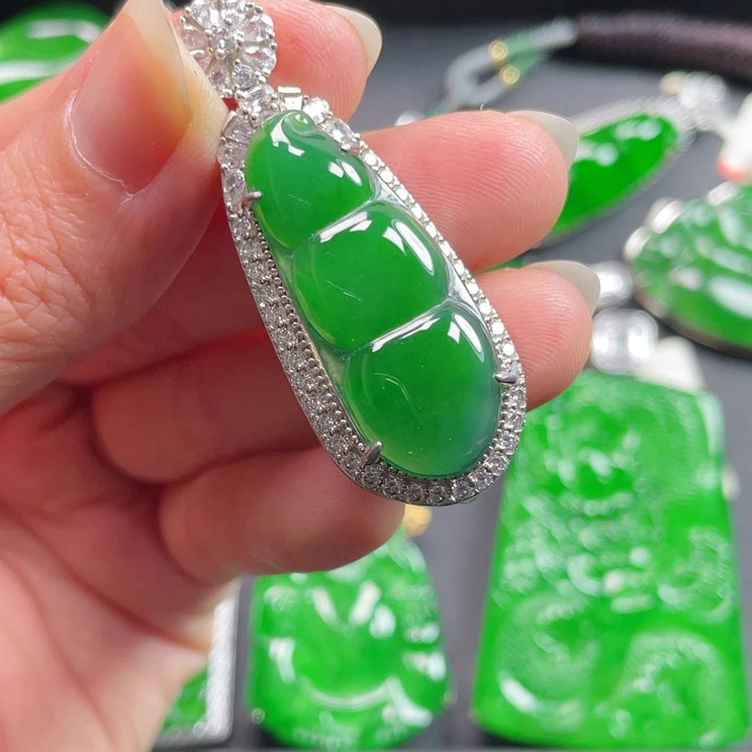 吊坠(不含链)未镶嵌翡翠