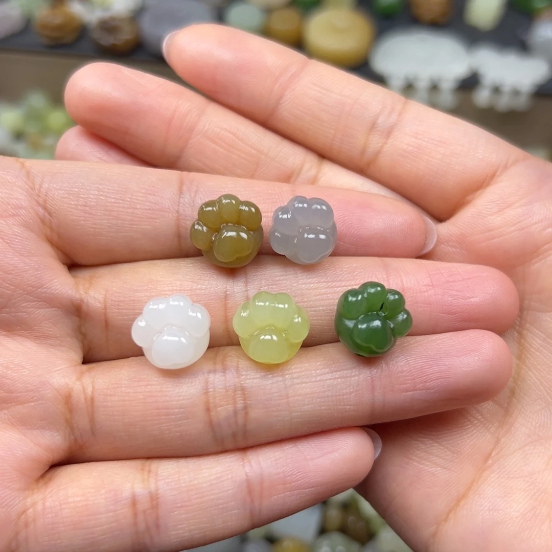 和田玉未镶嵌颈饰98一个多样性发其一