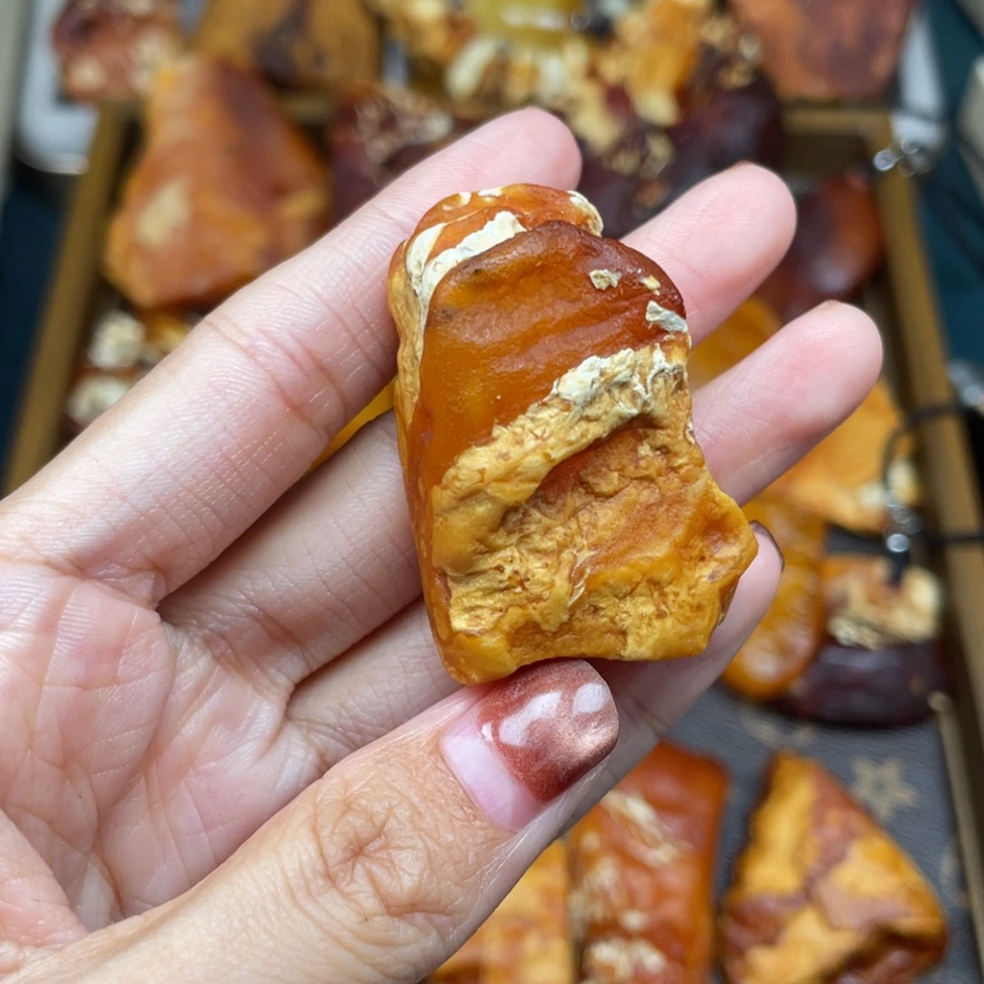 琥珀未镶嵌珠宝奇石