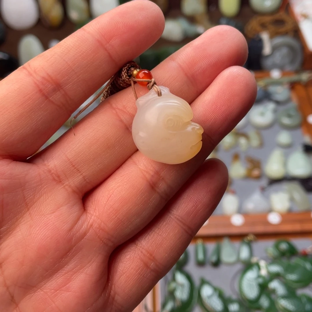 颈饰未镶嵌和田玉