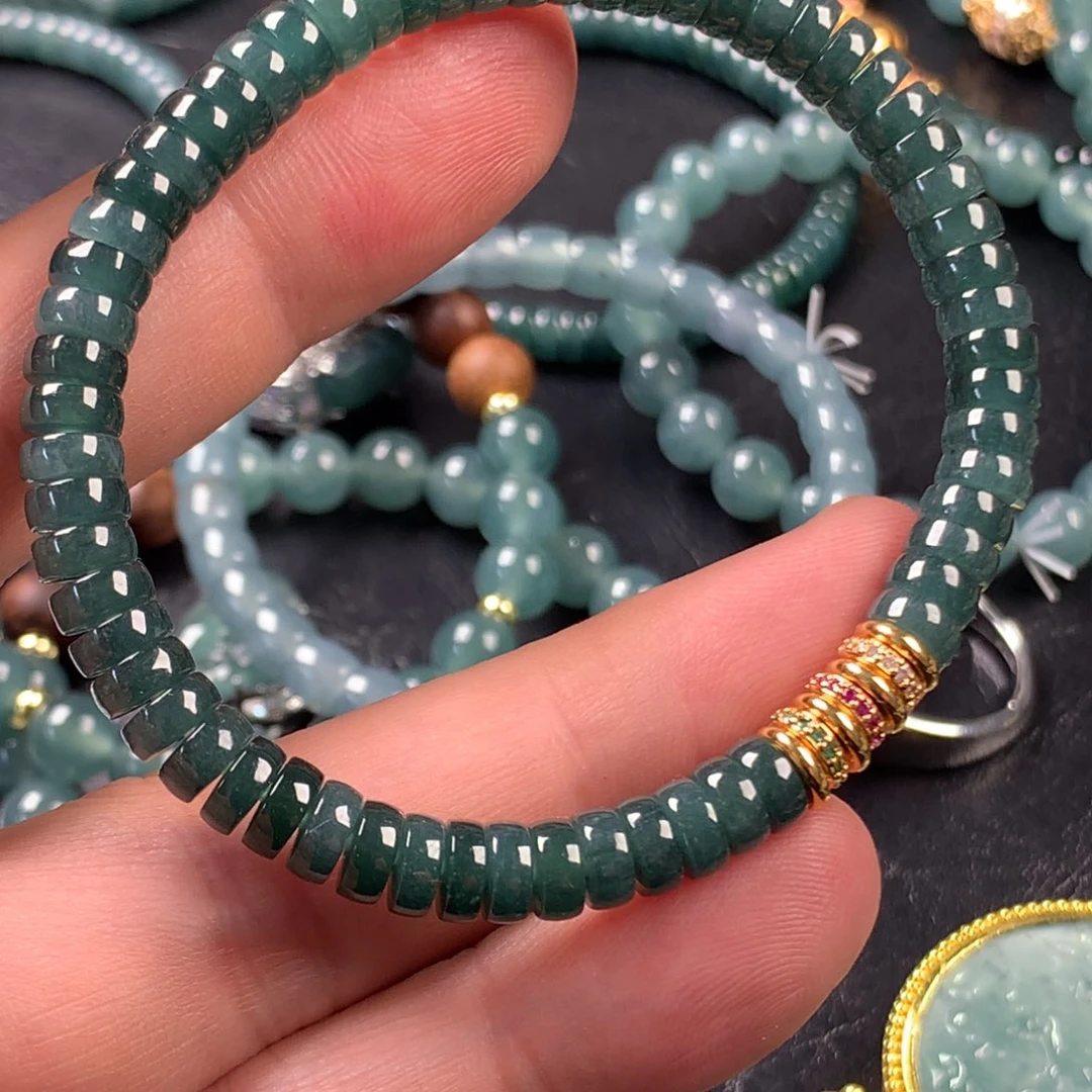 翡翠未镶嵌颈饰手串