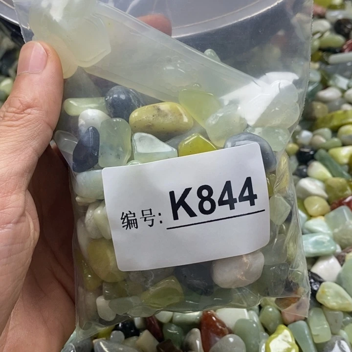 蛇纹石玉鱼缸石未镶嵌