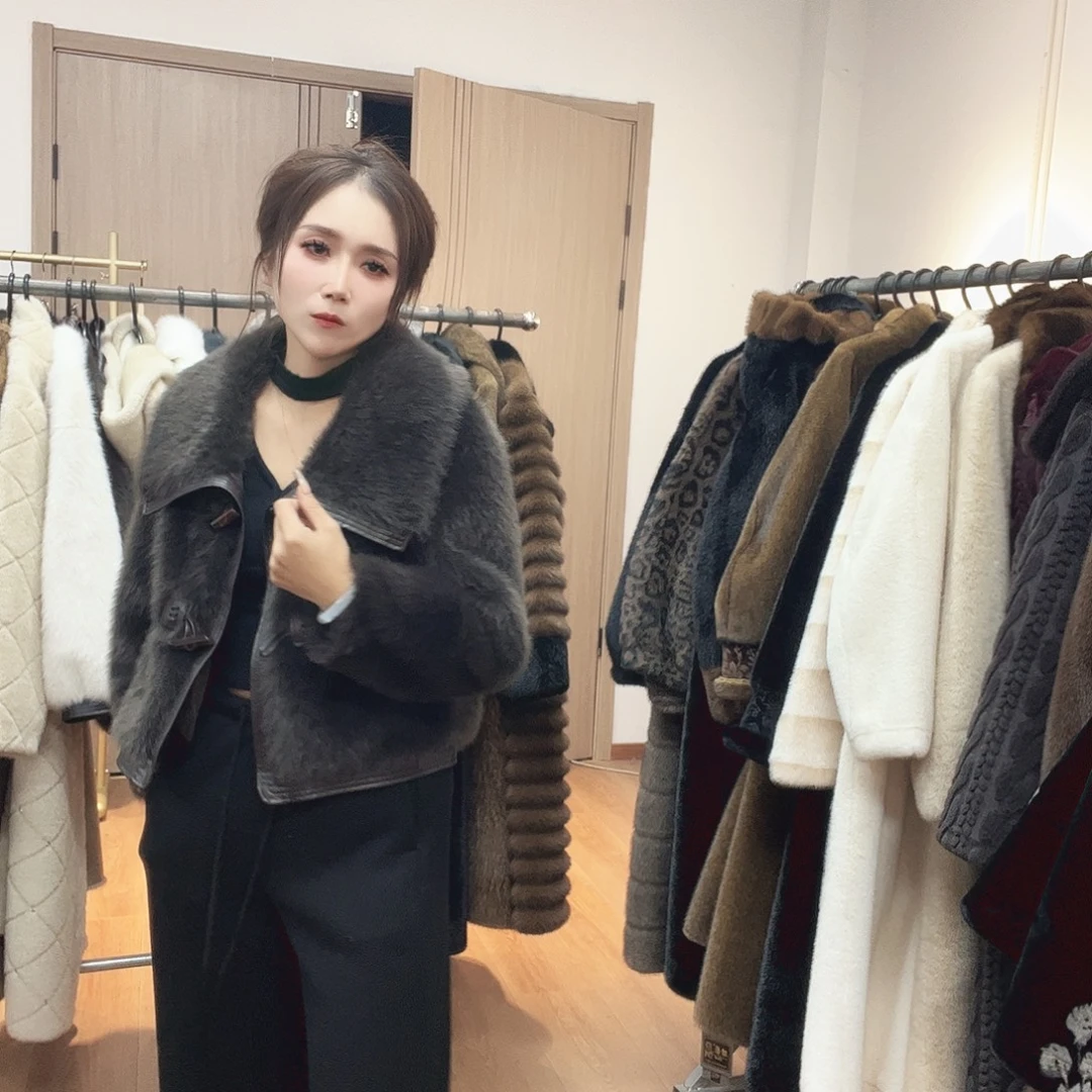 73号皮毛一体外套