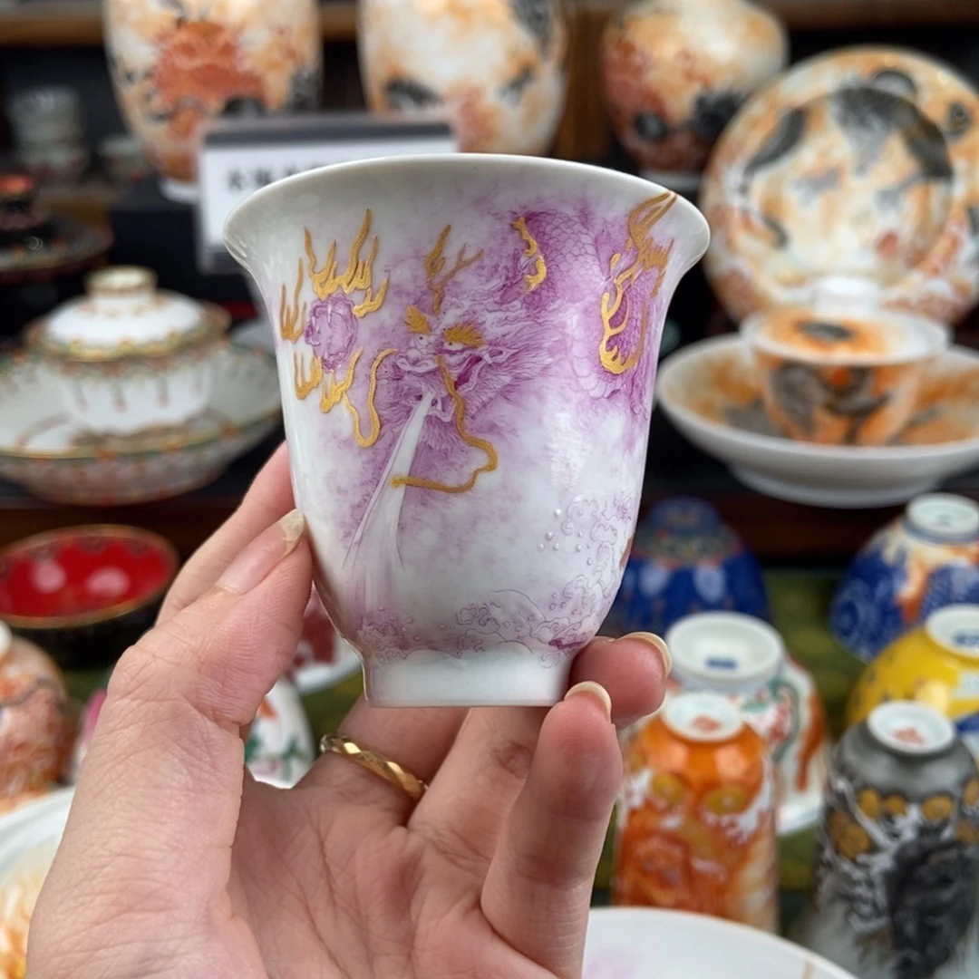 陶瓷的设计师是一个人的
