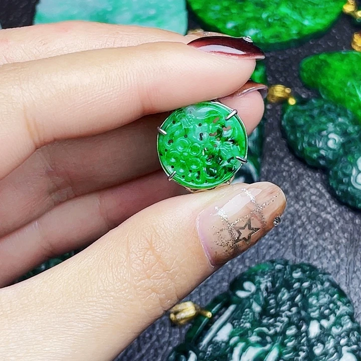 翡翠银S925镶嵌颈饰多样性