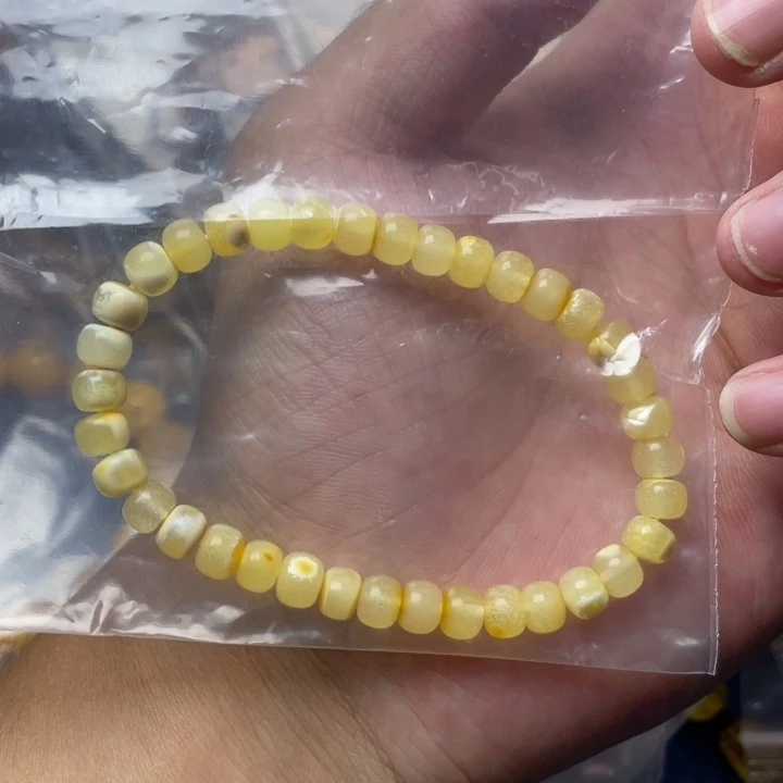 未镶嵌琥珀珠宝奇石