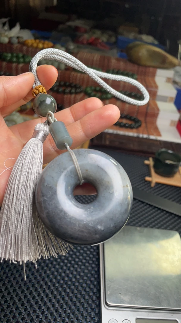 天然玉石新疆和田玉青花手把件