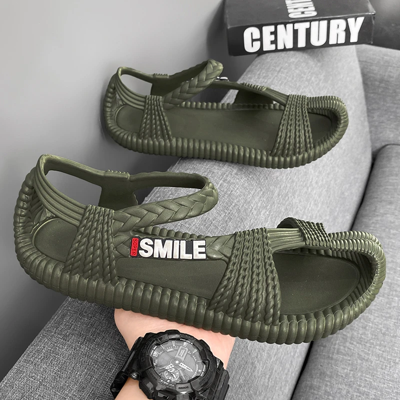 凉鞋男春夏季透气沙滩鞋男复古个性镂空软底防水时尚情侣网红凉鞋