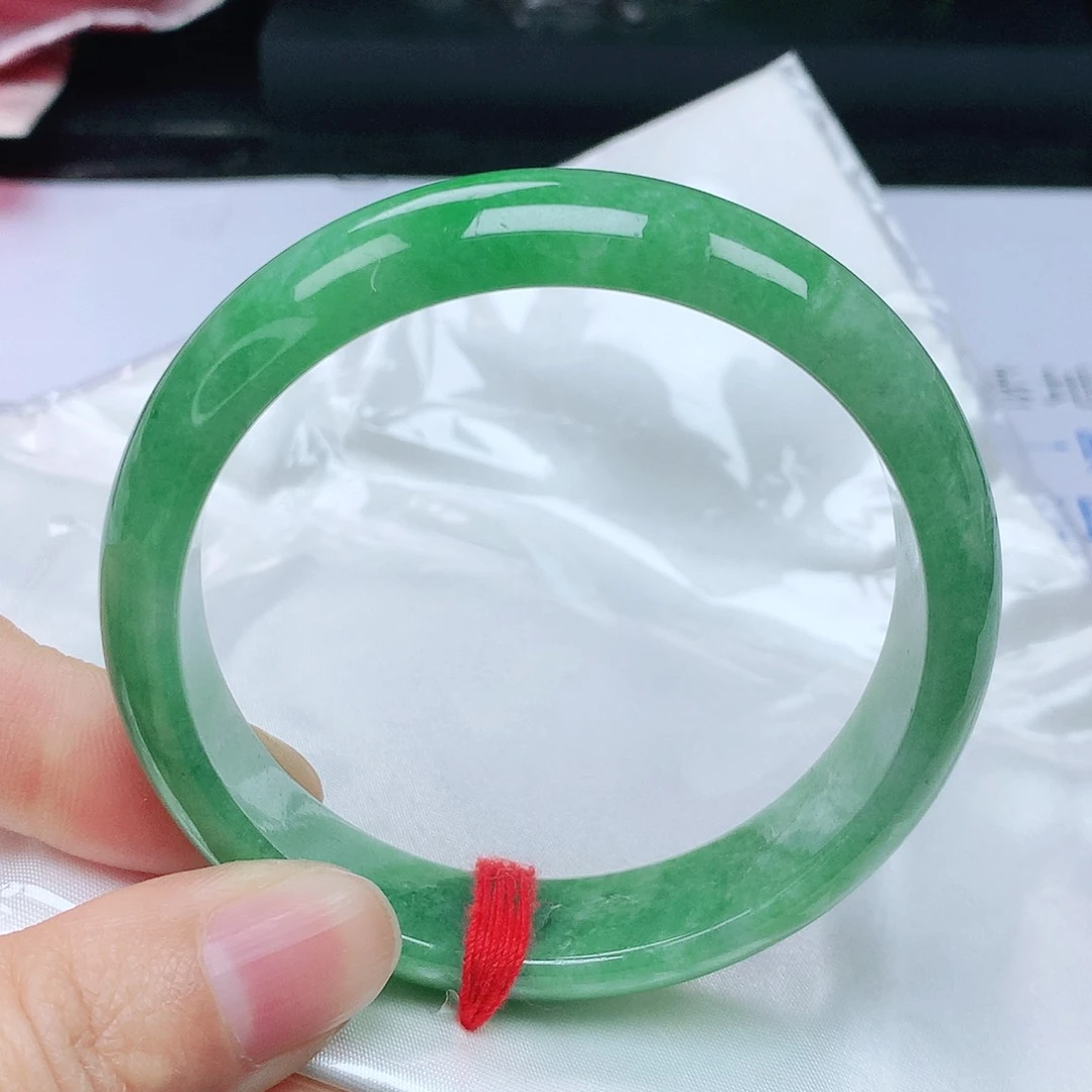 翡翠手镯未镶嵌正5655