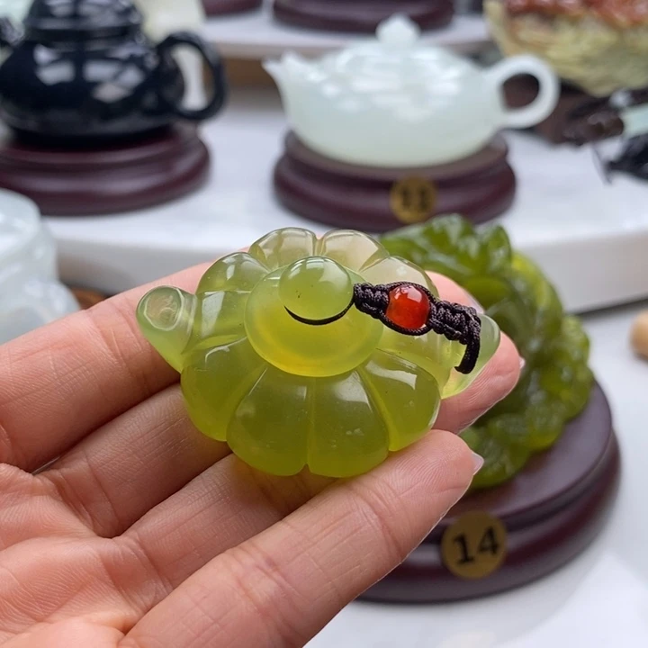 岫玉未镶嵌四大名玉手把壶