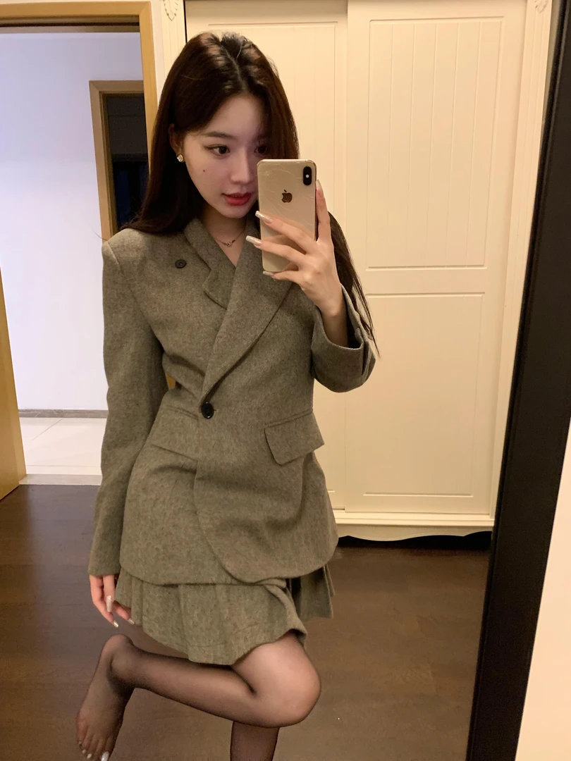 2025秋冬新款韩系高智少女斜门襟西装外套高腰百褶半裙两件套装