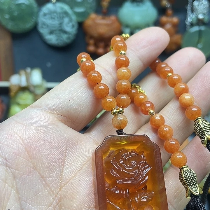 未镶嵌蛇纹石玉颈饰