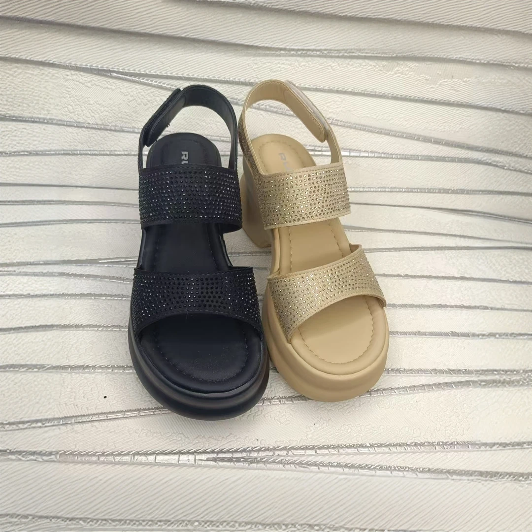 覆膜平底夏季凉靴水钻休闲风女款露趾时装罗马凉鞋