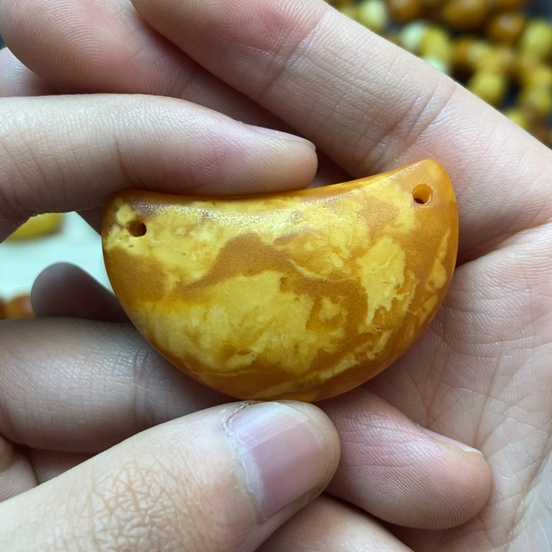 蜜蜡未镶嵌珠宝奇石