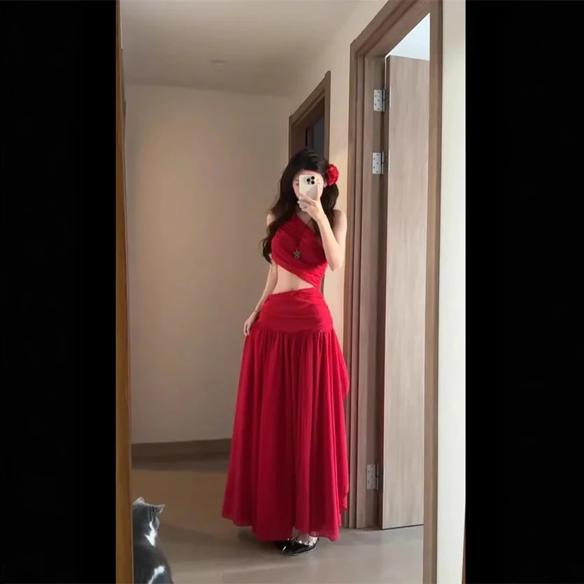 纯欲风红色镂空斜肩连衣裙女夏季海边度假气质绝美性感仙女长裙子