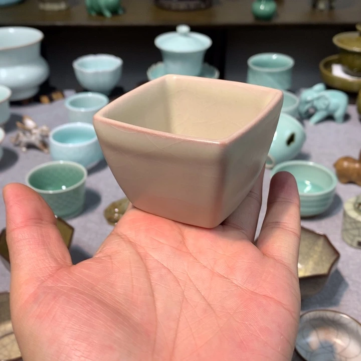 龙泉青瓷支钉烧四方杯