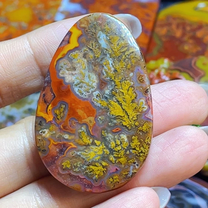 玛瑙/玉髓战国红吊坠未镶嵌