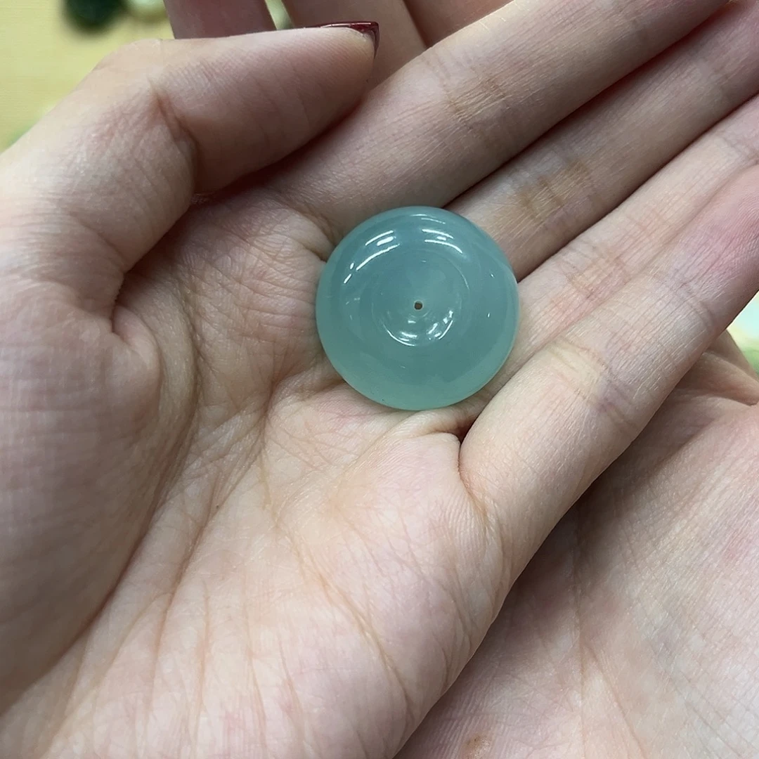 云***熙蛇纹石玉未镶嵌颈饰