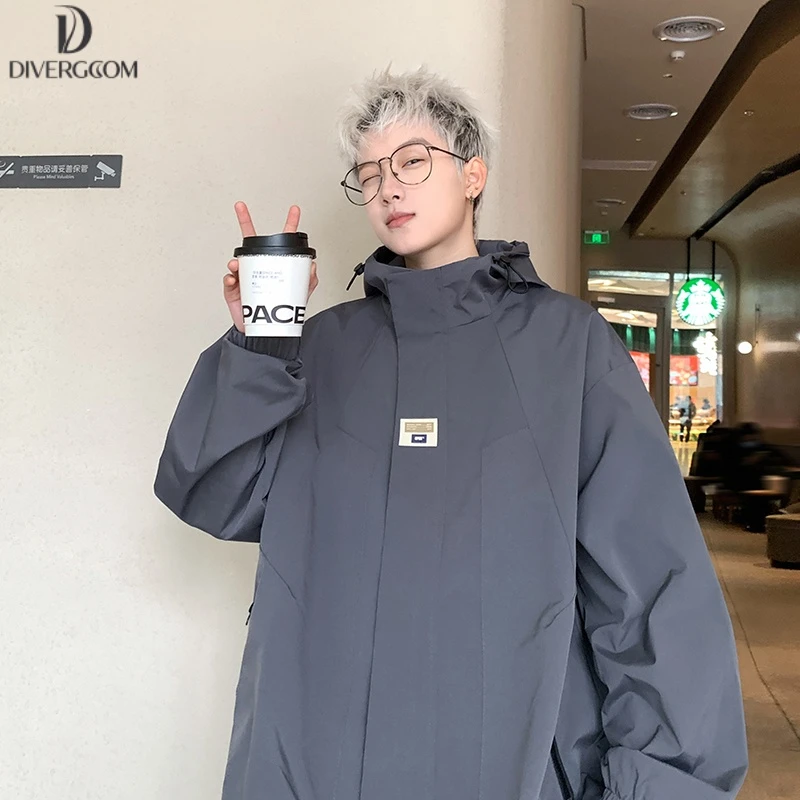 春秋季新款冲锋衣防水防风美式外套宽松大码男士连帽工装冲锋衣