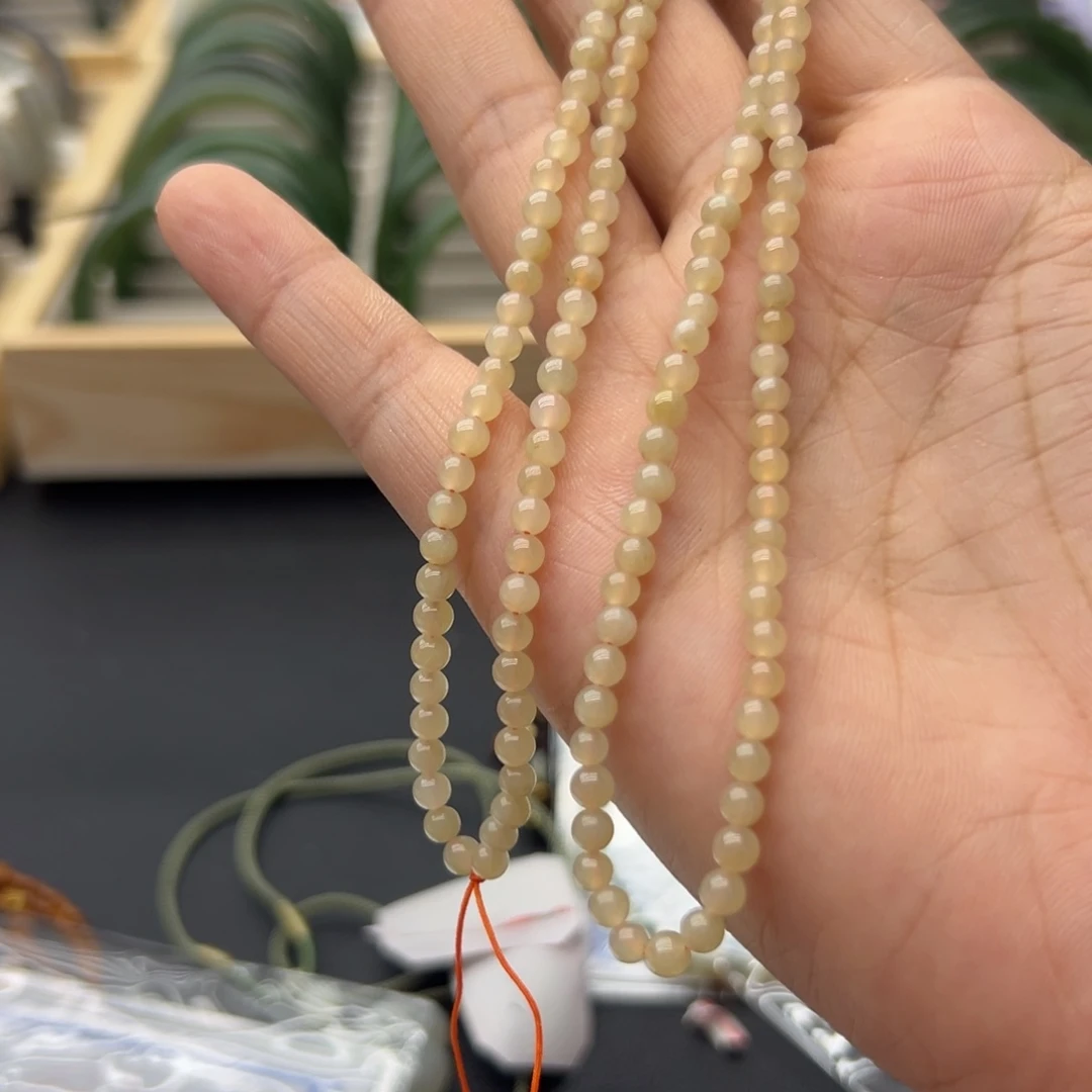 和田玉（糖玉）未镶嵌颈饰小米链