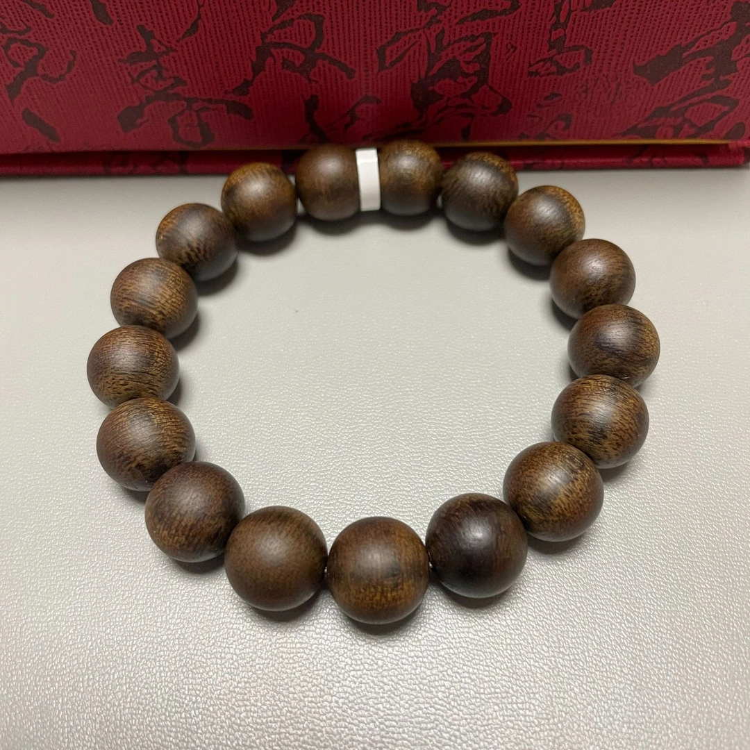文莱沉香沉水级老料1.0规格