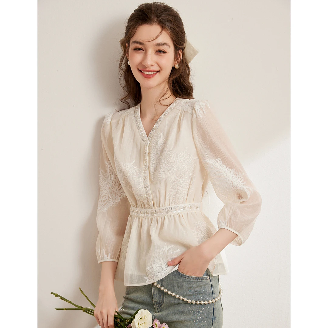 白鹿语春时尚气质小V领长袖修身亮片花边绣花衬衣女式衬衫BY20037
