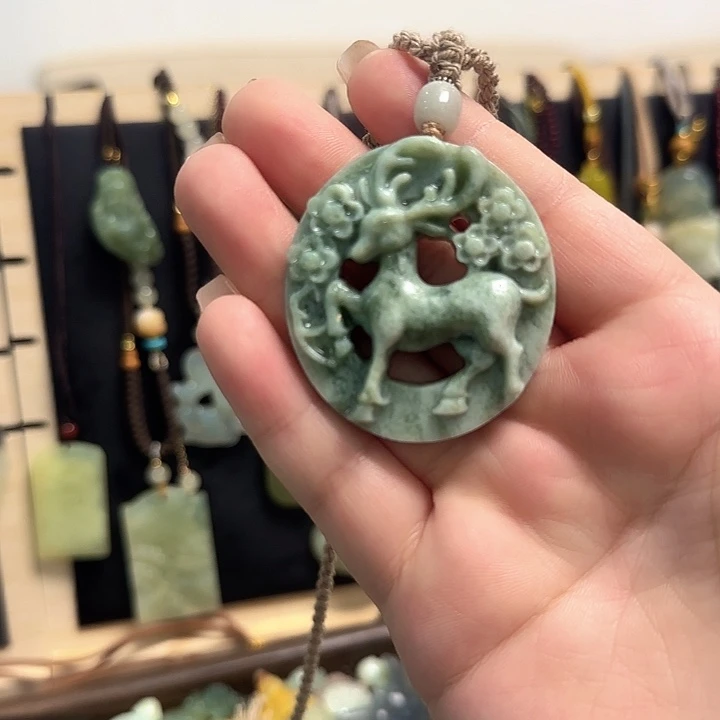 蛇纹石玉合金颈饰