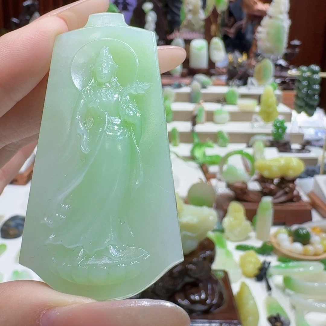 和田玉（翠青玉）未镶嵌挂件翠青观世音