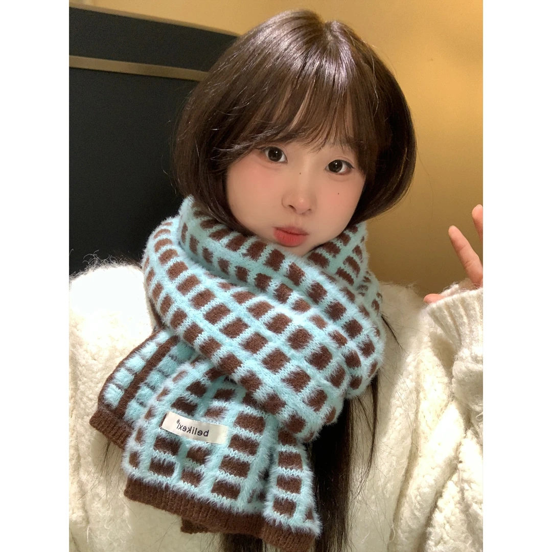 蓝咖格子软糯毛绒针织围巾女秋冬保暖加厚防寒护颈学生氛围感围脖