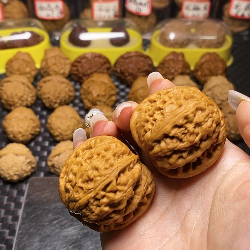 【闪购商品】文玩核桃吊坠红锦鲤全品