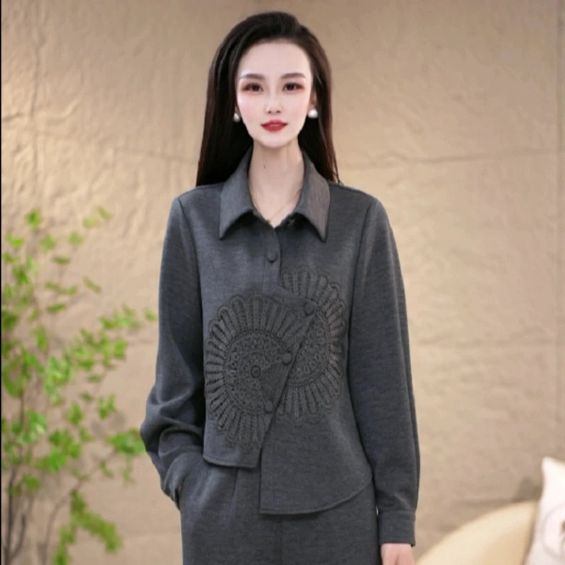 2025气质百搭春季爆款新款绣花翻领显瘦套裤两件套套装长袖休闲女