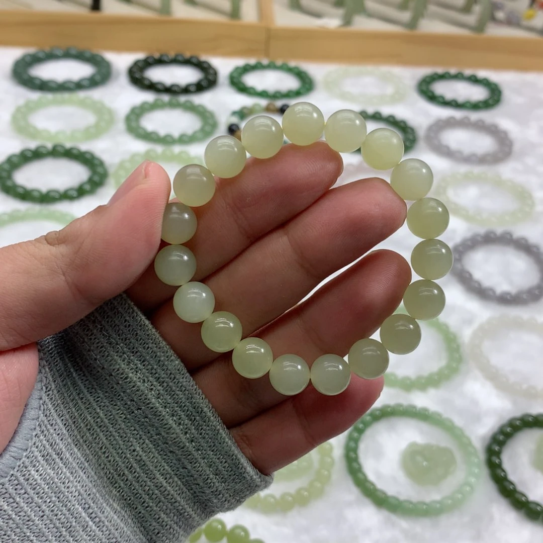 未镶嵌手串和田玉（蜂蜜水9.8）