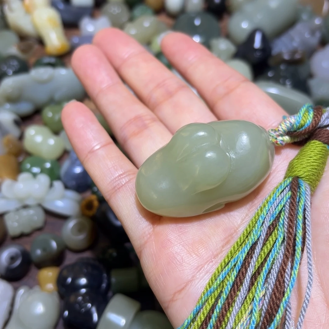 和田玉未镶嵌珠宝半成品