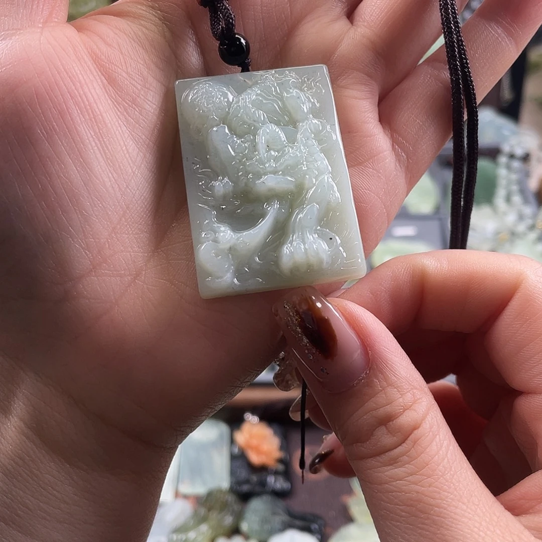 岫玉未镶嵌吊坠(赠链)