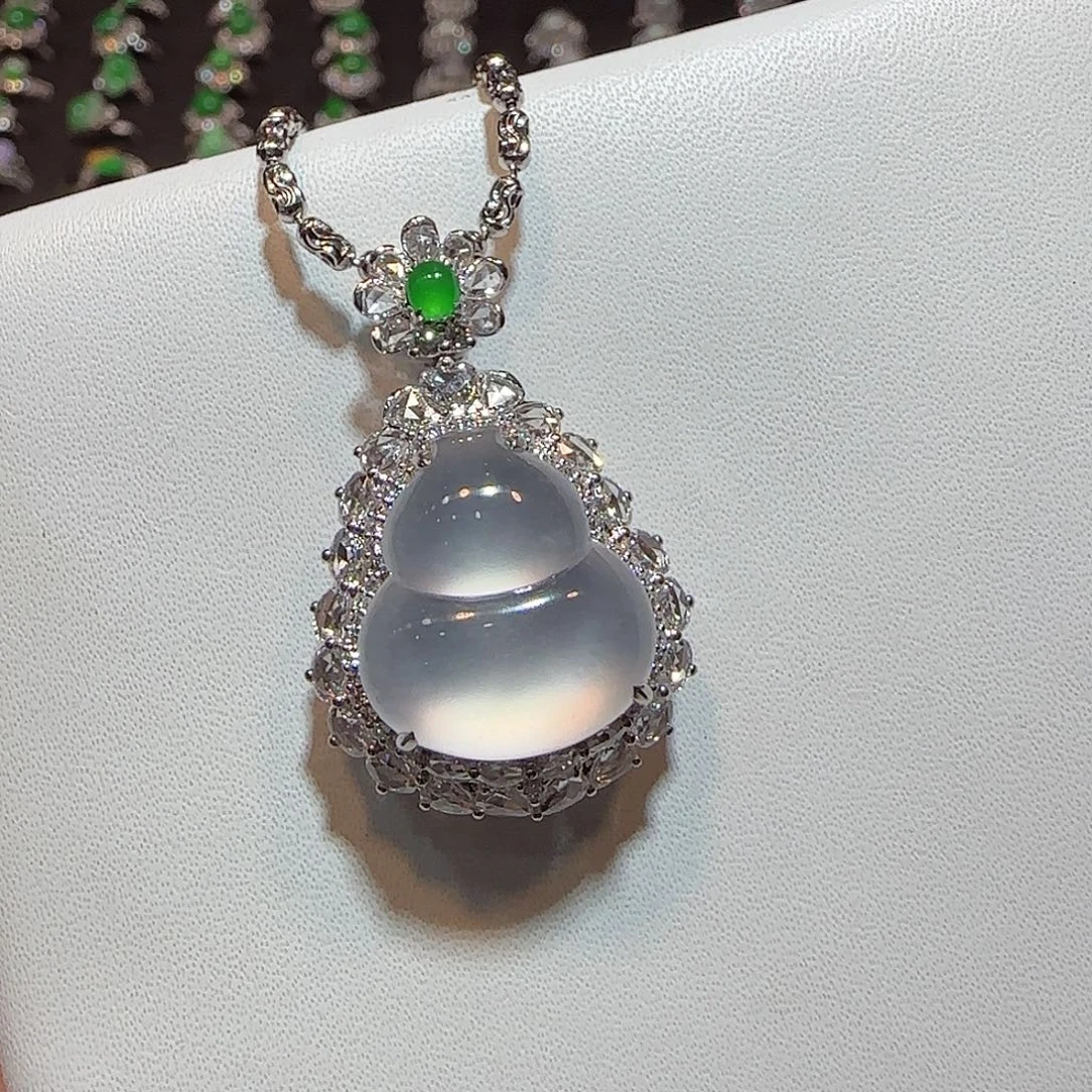 翡翠18K金镶嵌吊坠(不含链)葫芦